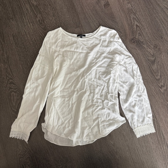 RW&CO White Textured Blouse with Crochet Cuffs – Size Small - Picture 1 of 7